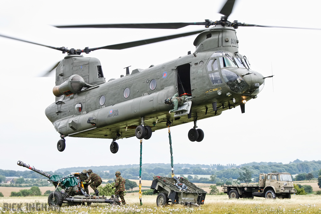 Boeing Chinook HC2 - ZA705/AN - RAF