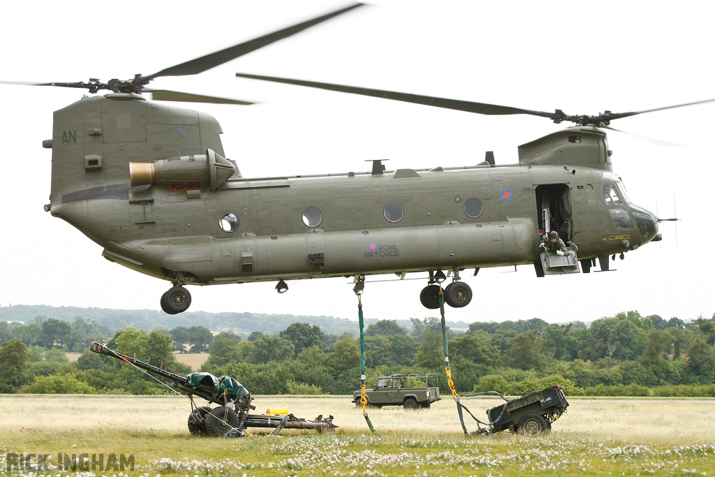 Boeing Chinook HC2 - ZA705/AN - RAF