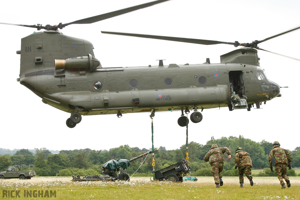 Boeing Chinook HC2 - ZA705/AN - RAF