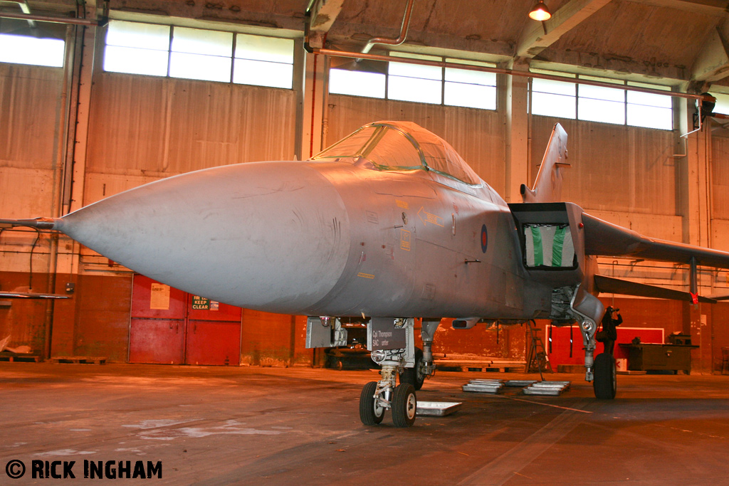 Panavia Tornado F3 - ZE165/GE - RAF