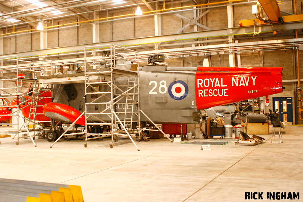 Westland Sea King HU5 - XV647/28 - Royal Navy