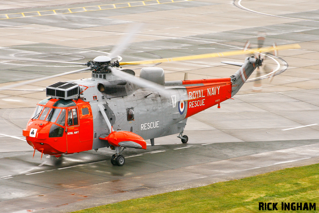 Westland Sea King HU5 - XV670/17 - Royal Navy