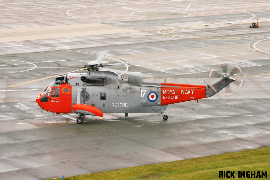 Westland Sea King HU5 - XV670/17 - Royal Navy