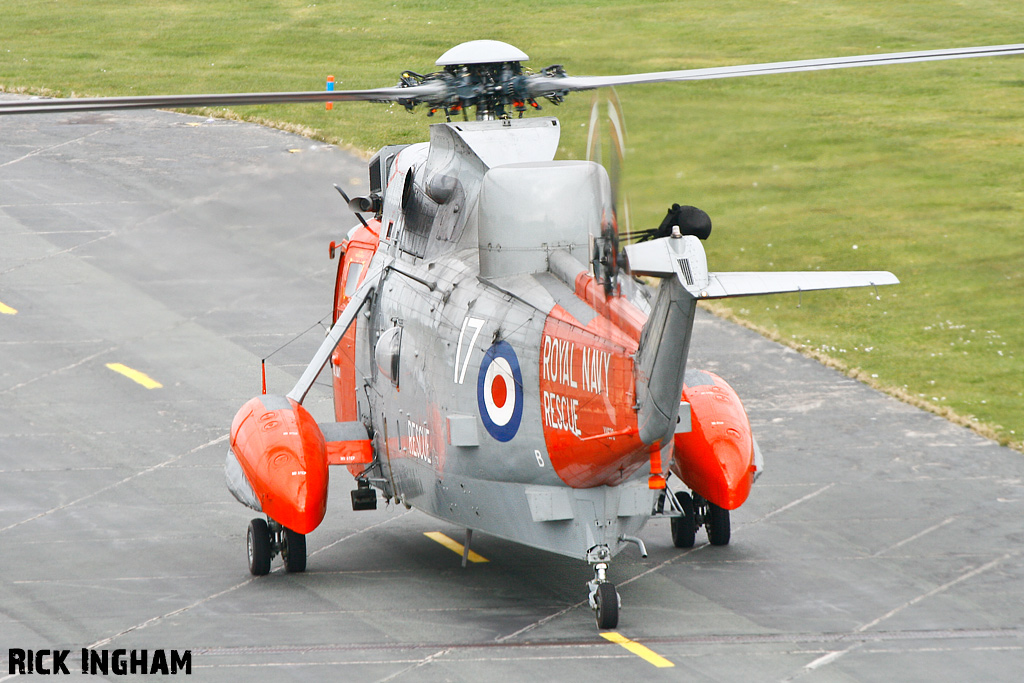 Westland Sea King HU5 - XV670/17 - Royal Navy