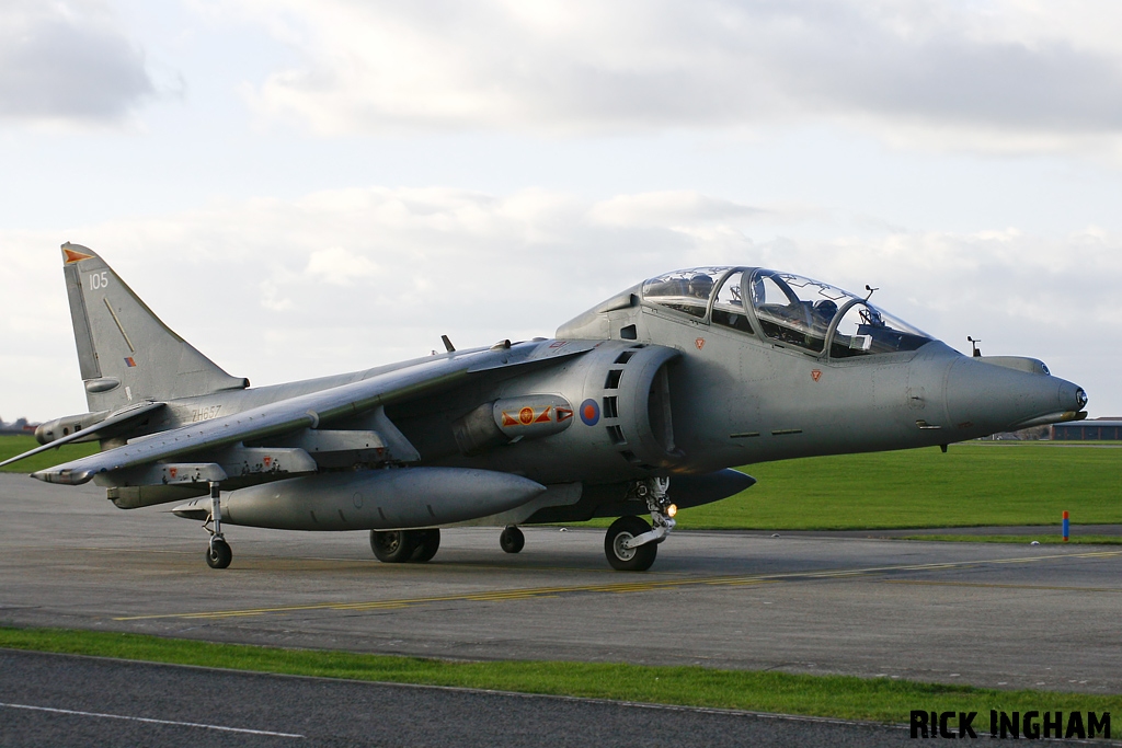 British Aerospace Harrier T12 - ZH657/105 - RAF