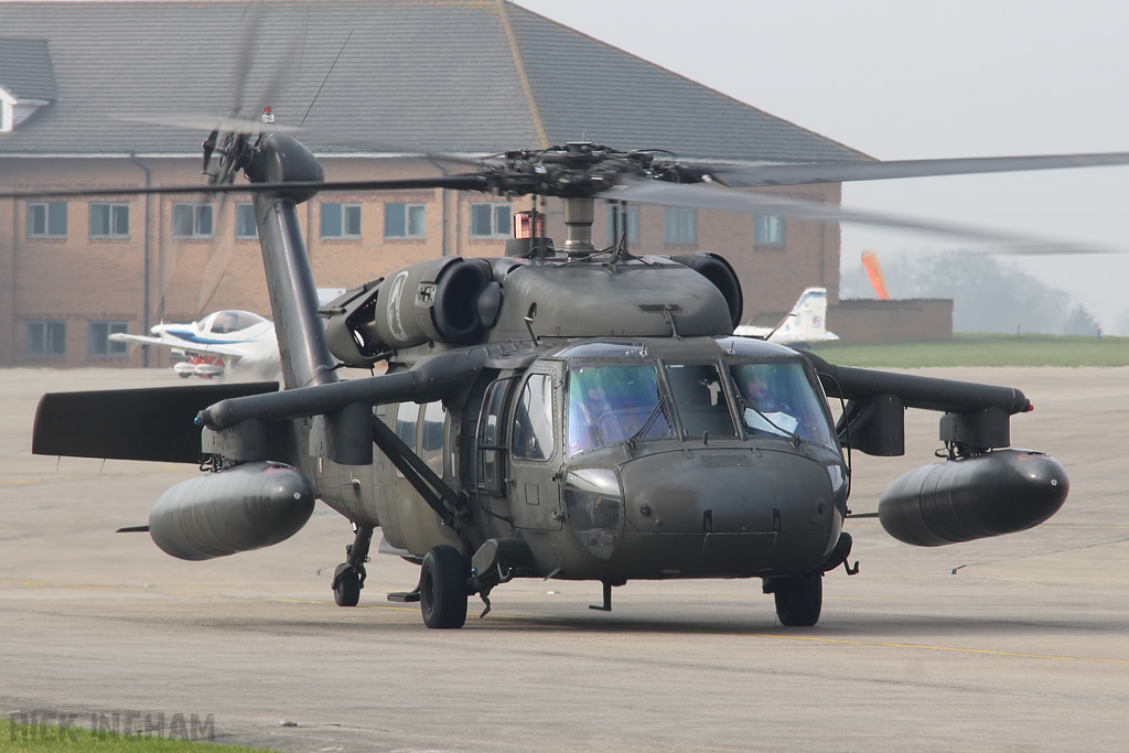 Sikorsky UH-60A Black Hawk - 83-23869 - US Army