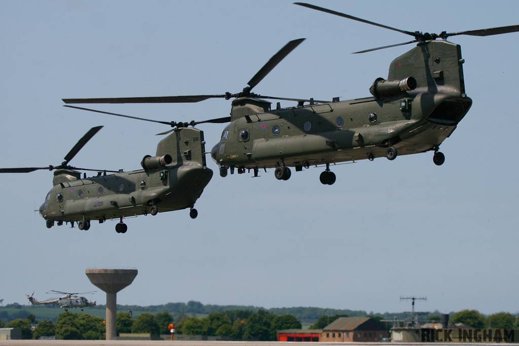 Boeing Chinook HC2 - ZA720/AW + ZA681/AI - RAF