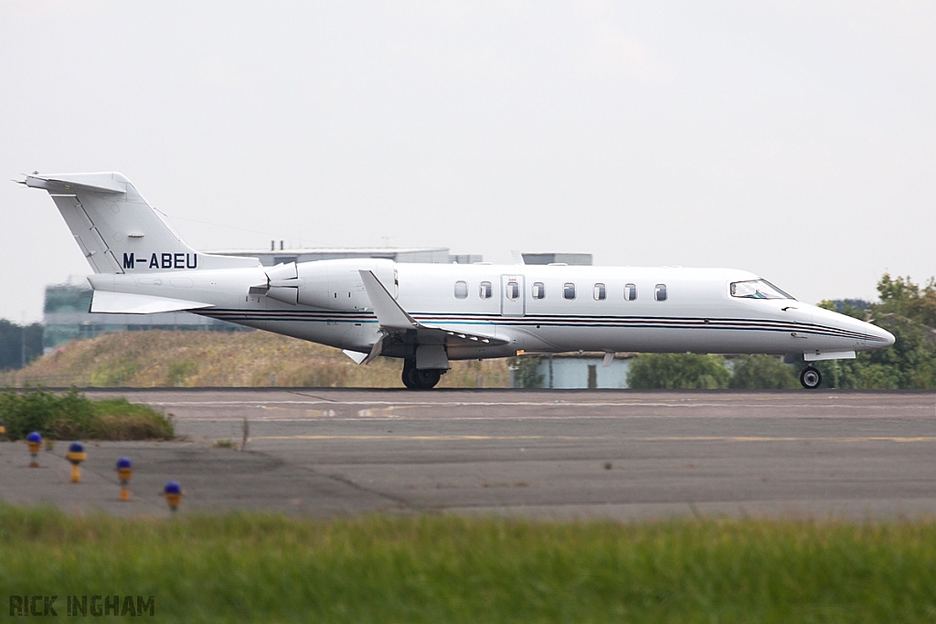 Learjet 45 - M-ABEU - Ryanair