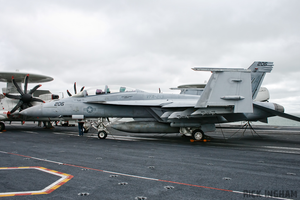 Boeing FA-18F Super Hornet - 166684/206 - US Navy