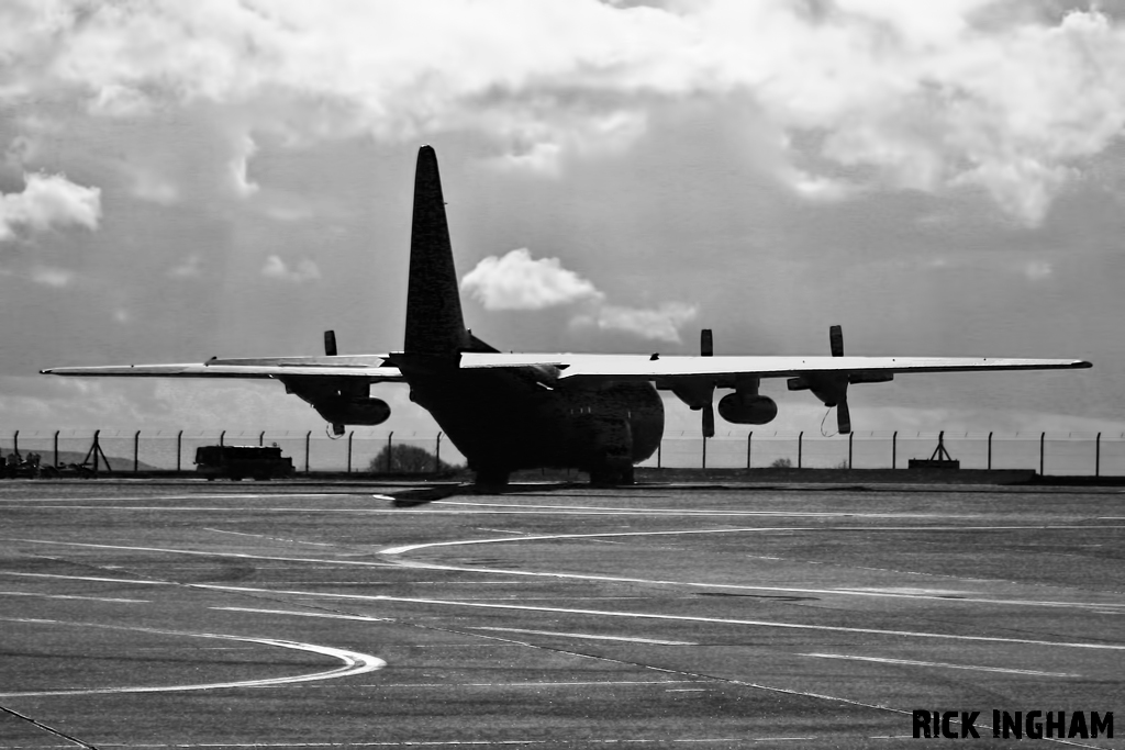 Lockheed C-130K Hercules C1P - XV295 - RAF