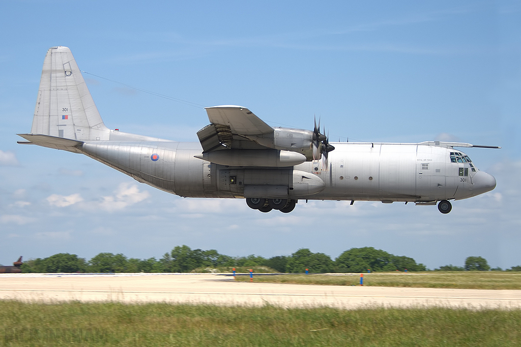 Lockheed C-130K Hercules C3 - XV301 - RAF