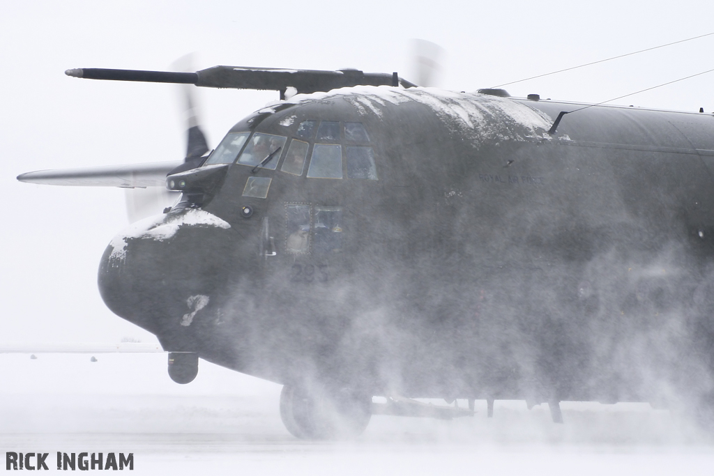 Lockheed C-130K Hercules C1P - XV295 - RAF