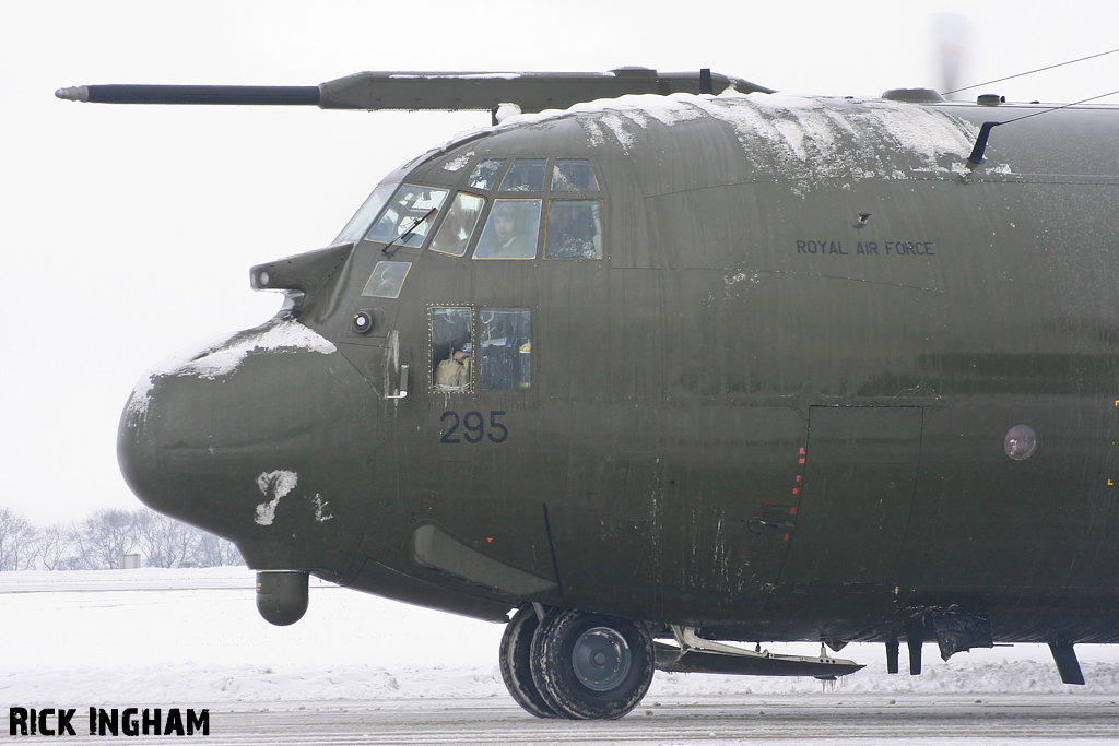 Lockheed C-130K Hercules C1P - XV295 - RAF