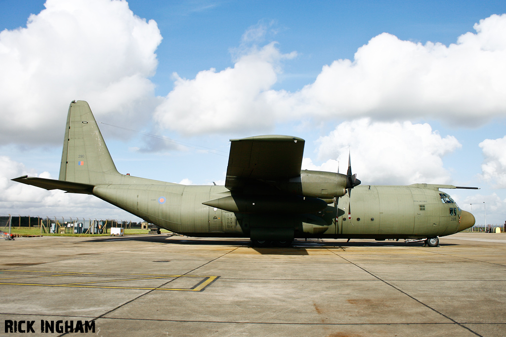 Lockheed C-130K Hercules C3 - XV290 - RAF