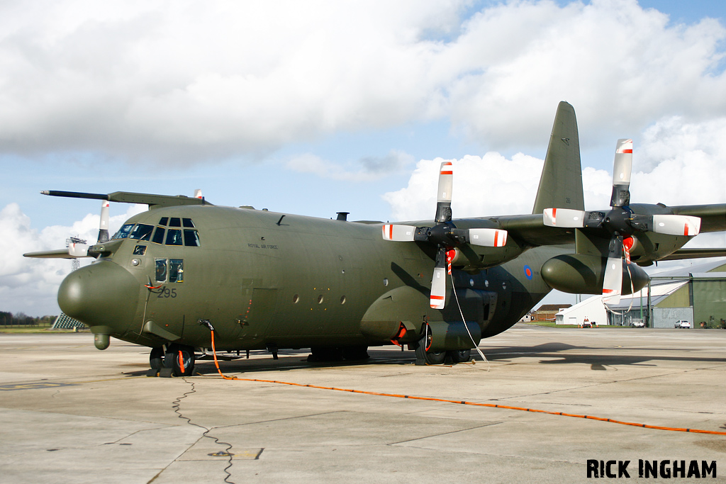 Lockheed C-130K Hercules C1P - XV295 - RAF