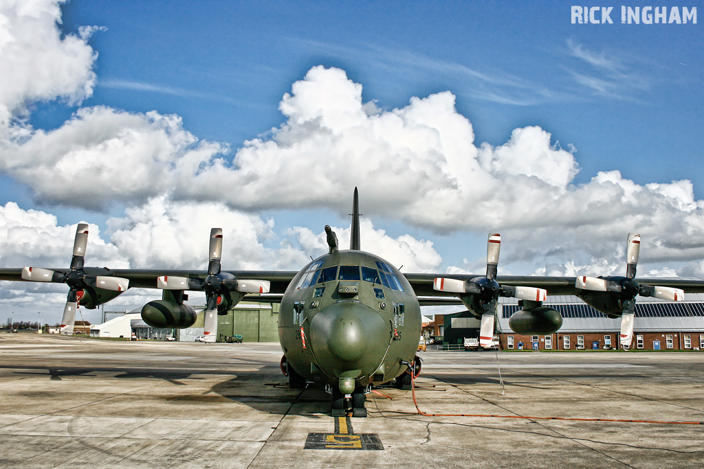 Lockheed C-130K Hercules C1P - XV295 - RAF