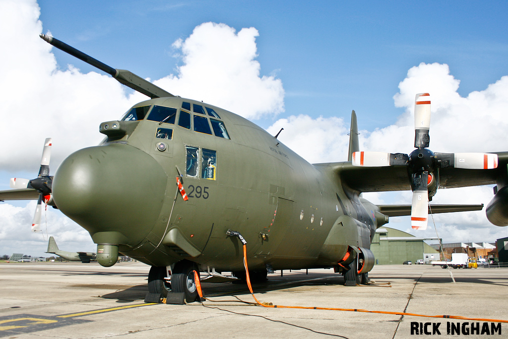 Lockheed C-130K Hercules C1P - XV295 - RAF