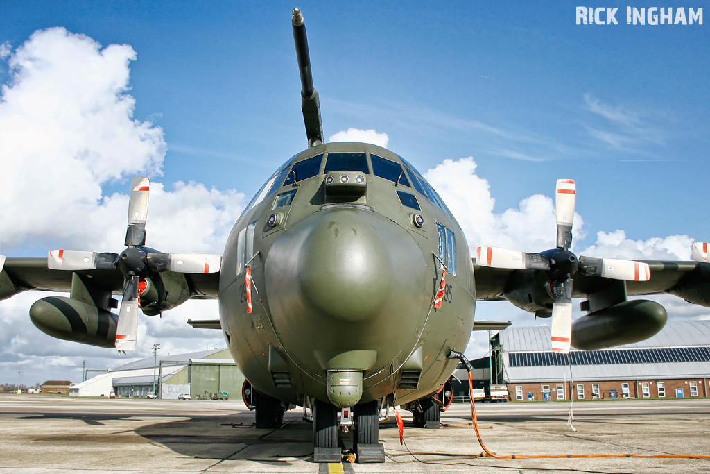 Lockheed C-130K Hercules C1P - XV295 - RAF