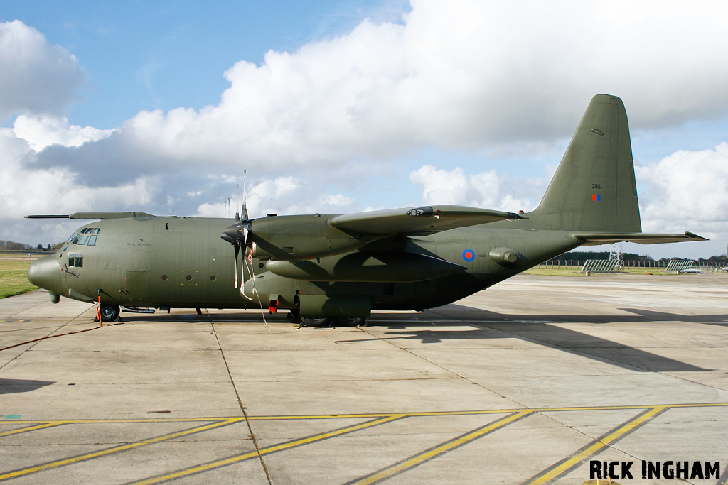Lockheed C-130K Hercules C1P - XV295 - RAF