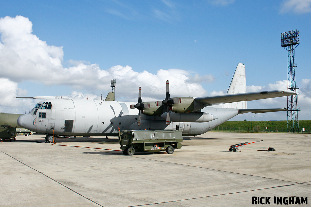 Lockheed C-130K Hercules C3 - XV301 - RAF