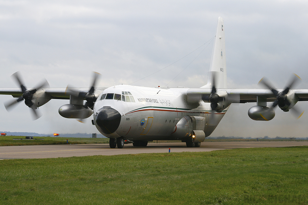 Lockheed L-100 Hercules - KAF325 - Kuwait Air Force