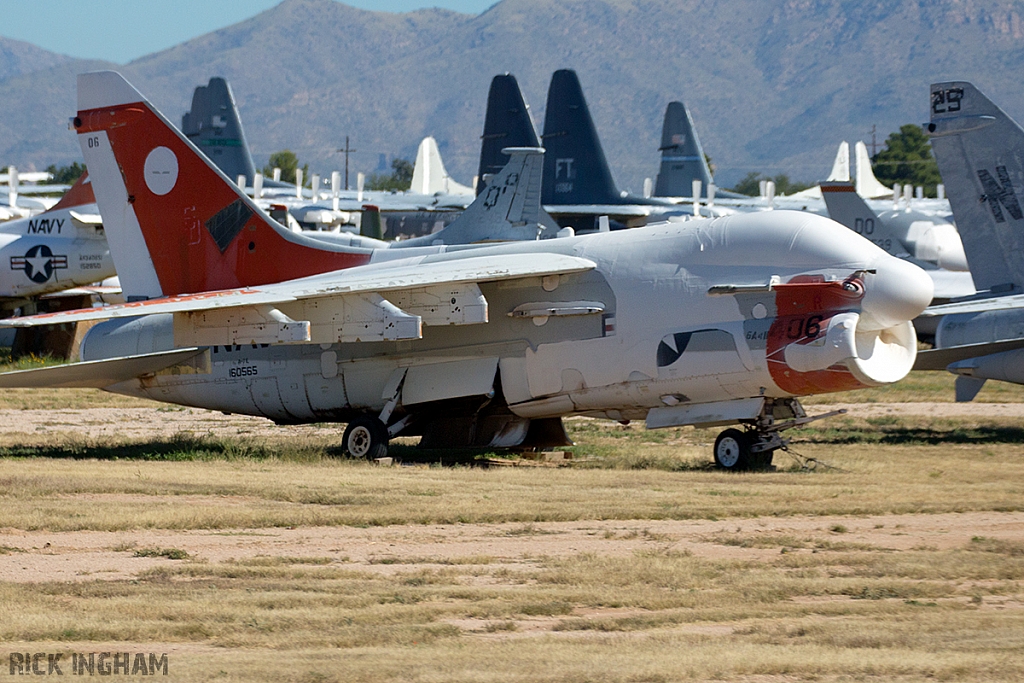 Vought A-7E Corsair II - 160565 - US Navy