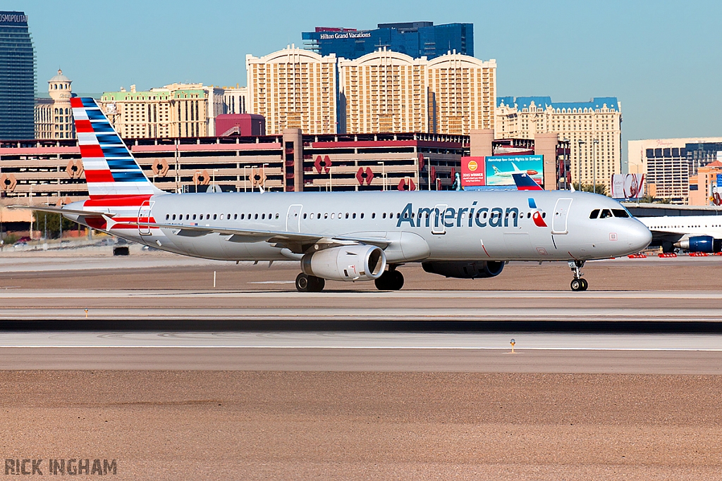 Airbus A321-231 - N581UW - American Airlines