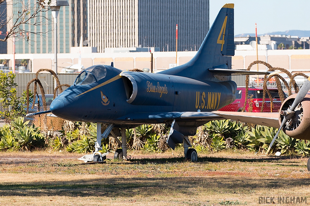 Douglas A-4B Skyhawk - 144930 - US Navy Blue Angels