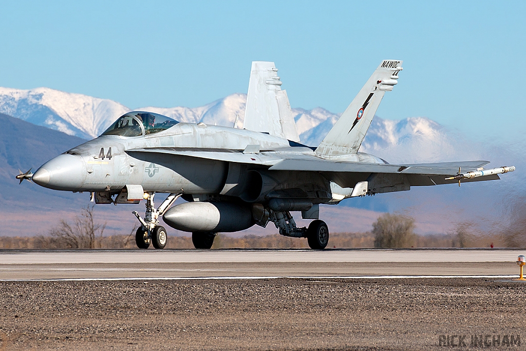 McDonnell Douglas F/A-18C Hornet - 164033 - US Navy