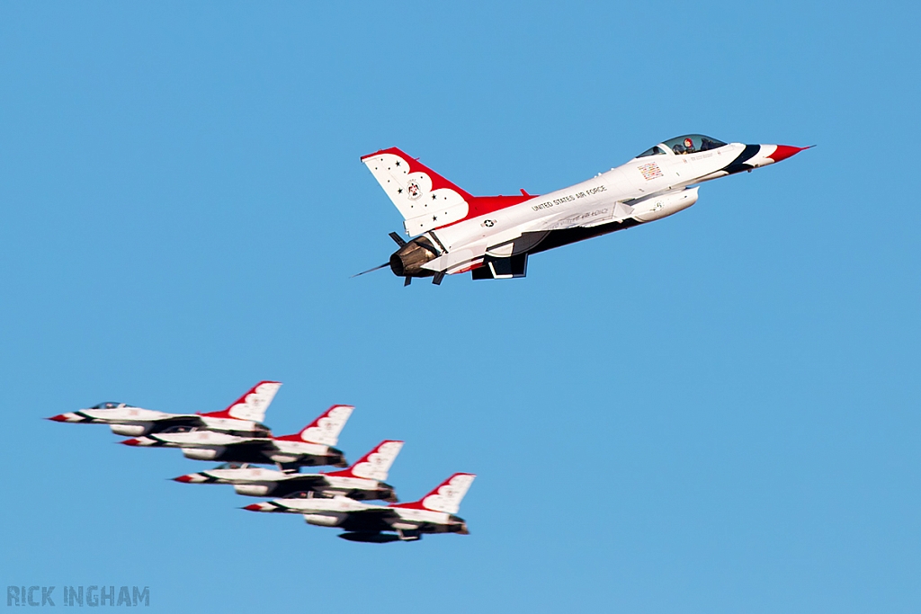 Lockheed Martin F-16C Fighting Falcon - USAF | Thunderbirds