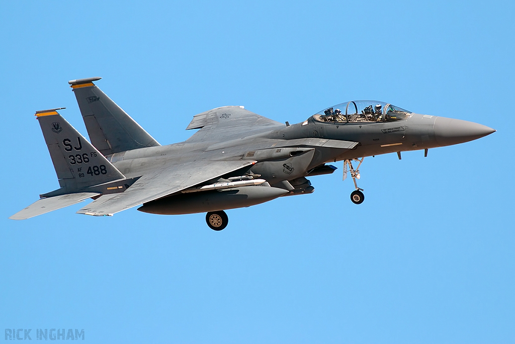 McDonnell Douglas F-15E Strike Eagle - 89-0488 - USAF