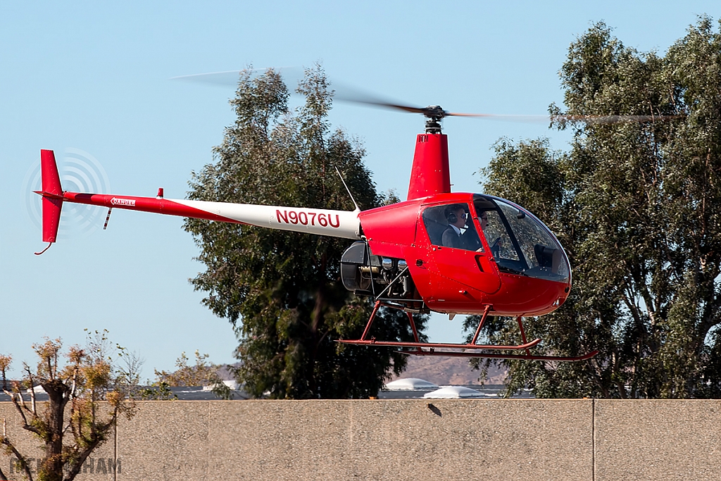 Robinson R22 - N9076U