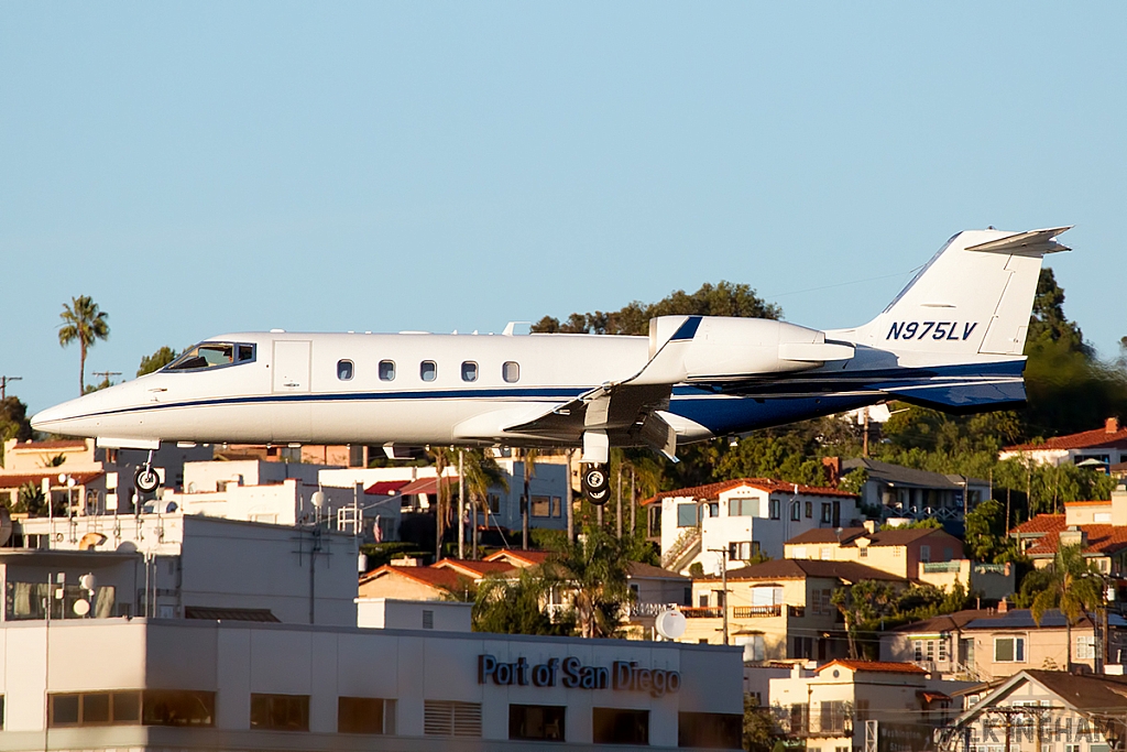 Learjet 60 - N975LV