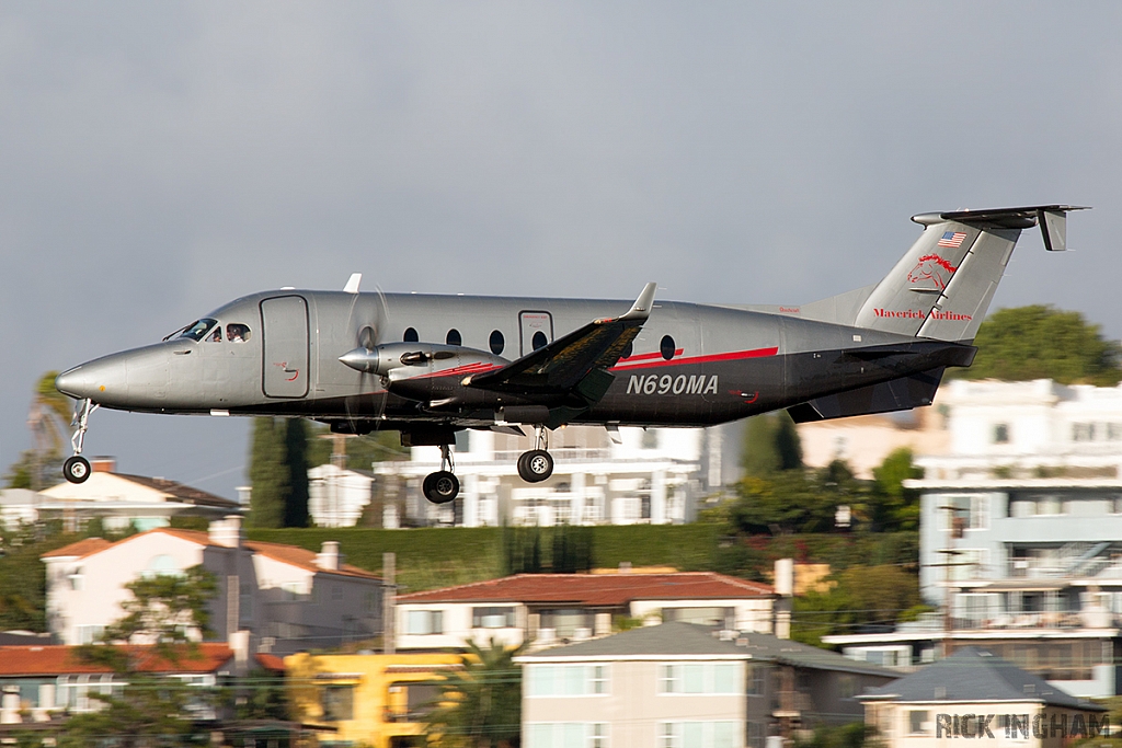 Beech 1900D - N690MA - Maverick Airlines