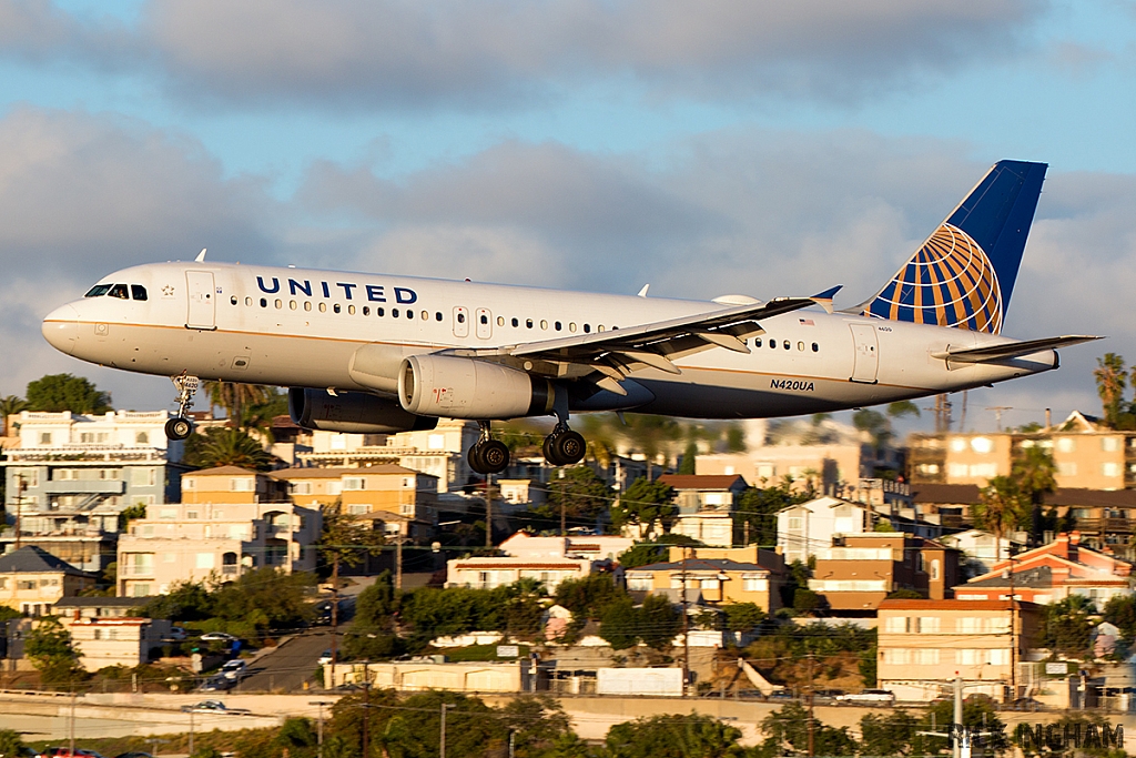 Airbus A320-232 - N420UA - United Airlines