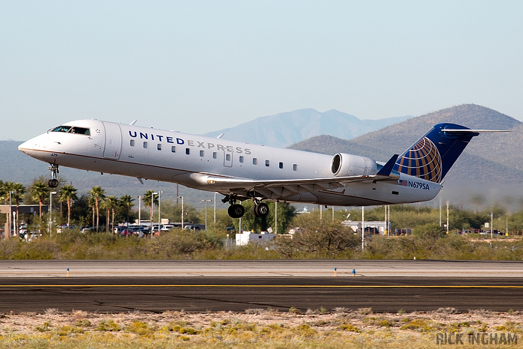 Canadair CRJ-200ER Regional Jet - N679SA - United Express