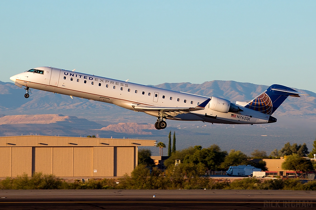 Canadair CRJ-701ER Regional Jet - N762SK - United Express