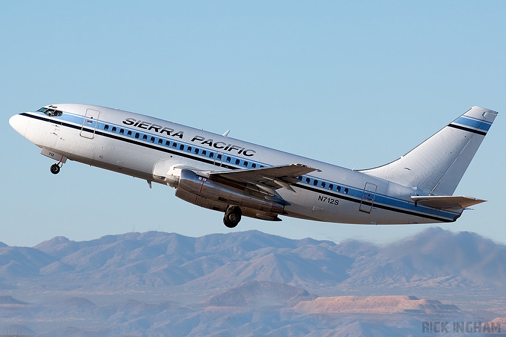 Boeing 737-2Y5 - N712S - Sierra Pacific