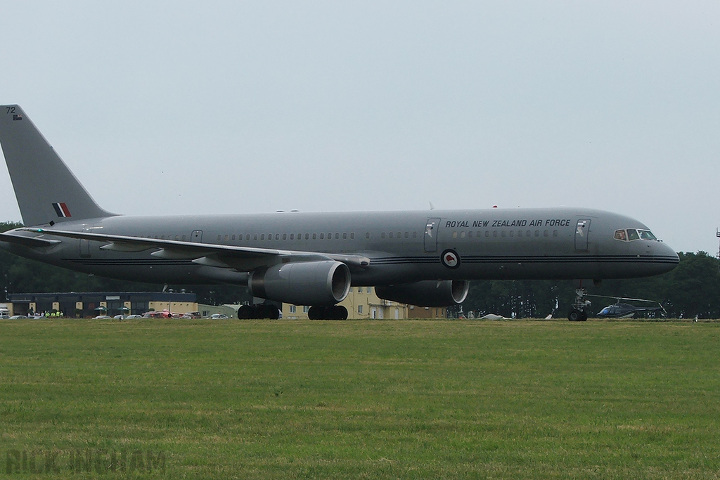 Boeing 757-2K2F - NZ7572/72 - New Zealand Air Force