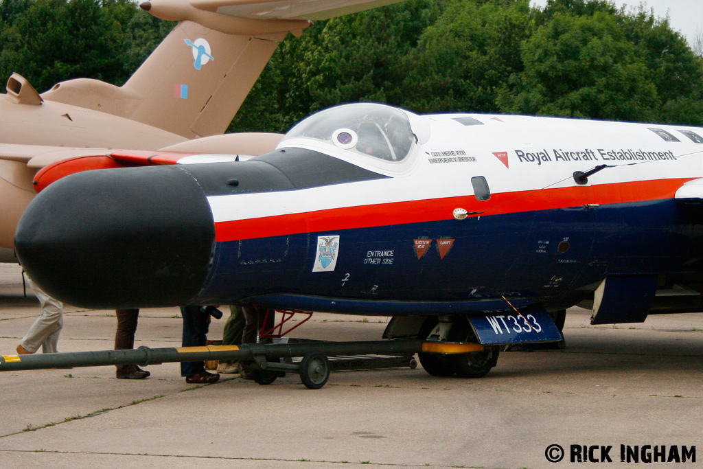 English Electric Canberra B(I)8 - WT333 - Royal Aircraft Establishment