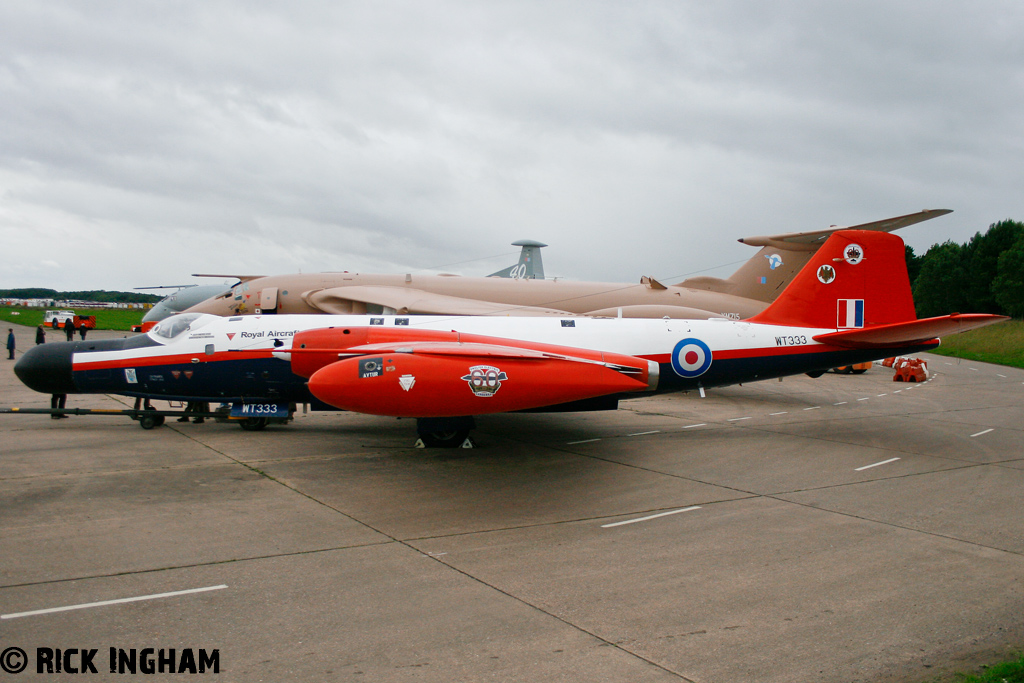 English Electric Canberra B(I)8 - WT333 - Royal Aircraft Establishment