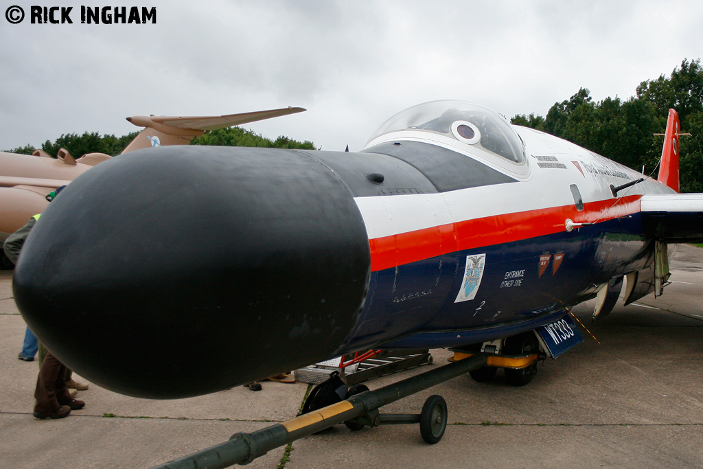 English Electric Canberra B(I)8 - WT333 - Royal Aircraft Establishment