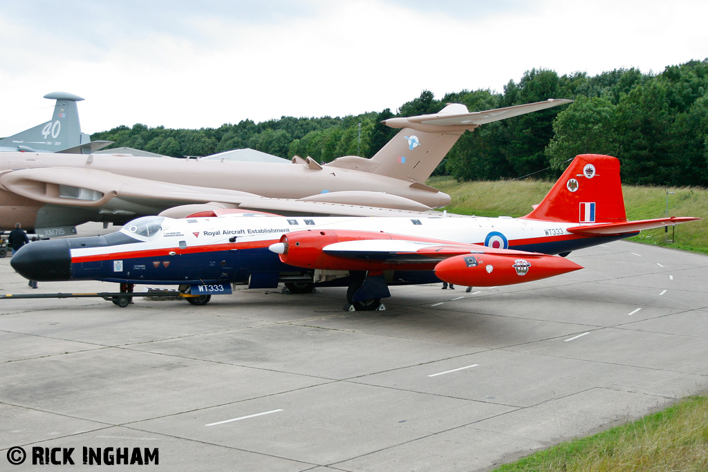 English Electric Canberra B(I)8 - WT333 - Royal Aircraft Establishment