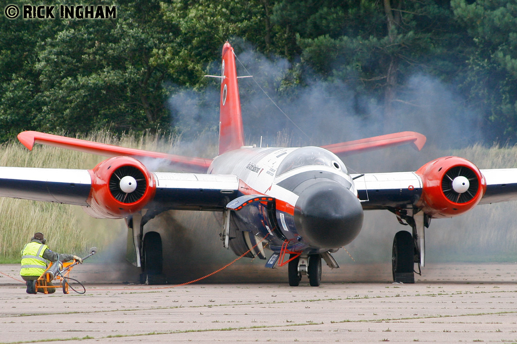 English Electric Canberra B(I)8 - WT333 - Royal Aircraft Establishment