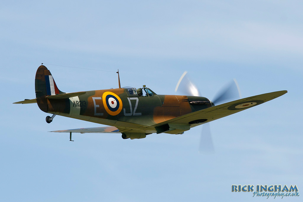 Supermarine Spitfire Mk I AR213/E-JZ (G-AIST) - RAF