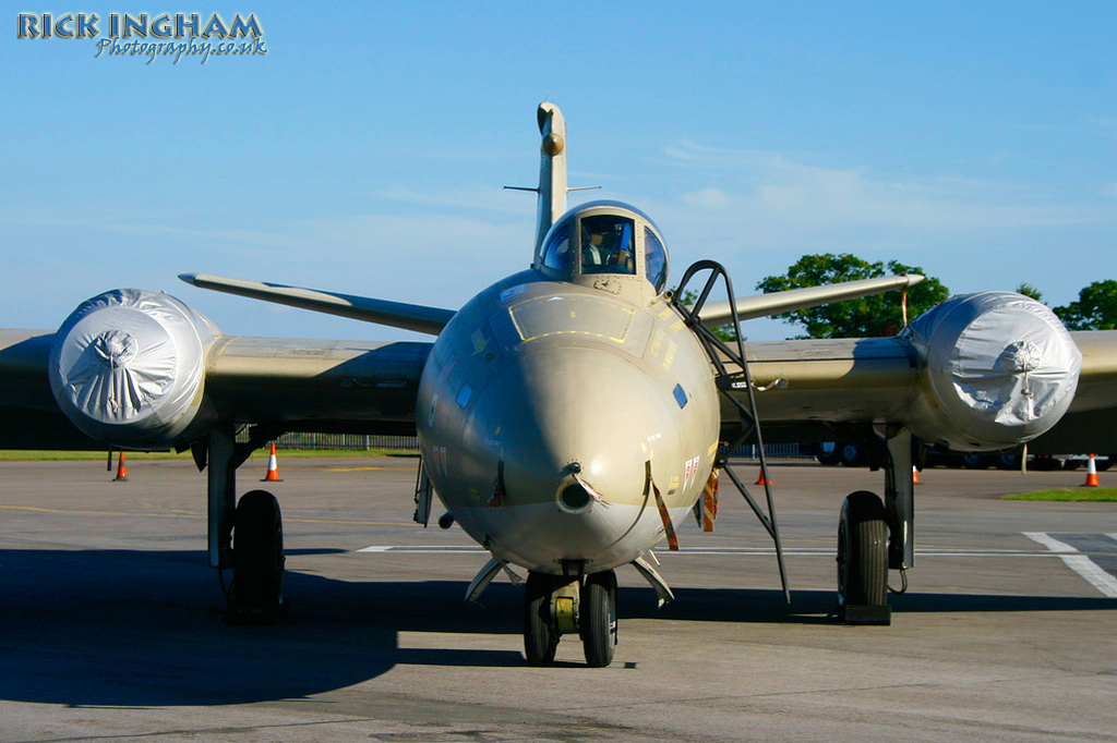 English Electric Canberra PR9 - XH135 - RAF