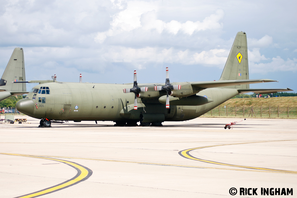 Lockheed C-130K Hercules C3 - XV305 - RAF