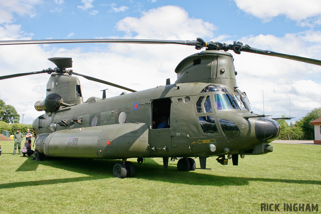 Boeing Chinook HC3 - ZH904 - RAF