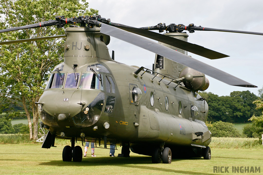 Boeing Chinook HC2A - ZH895/HJ - RAF