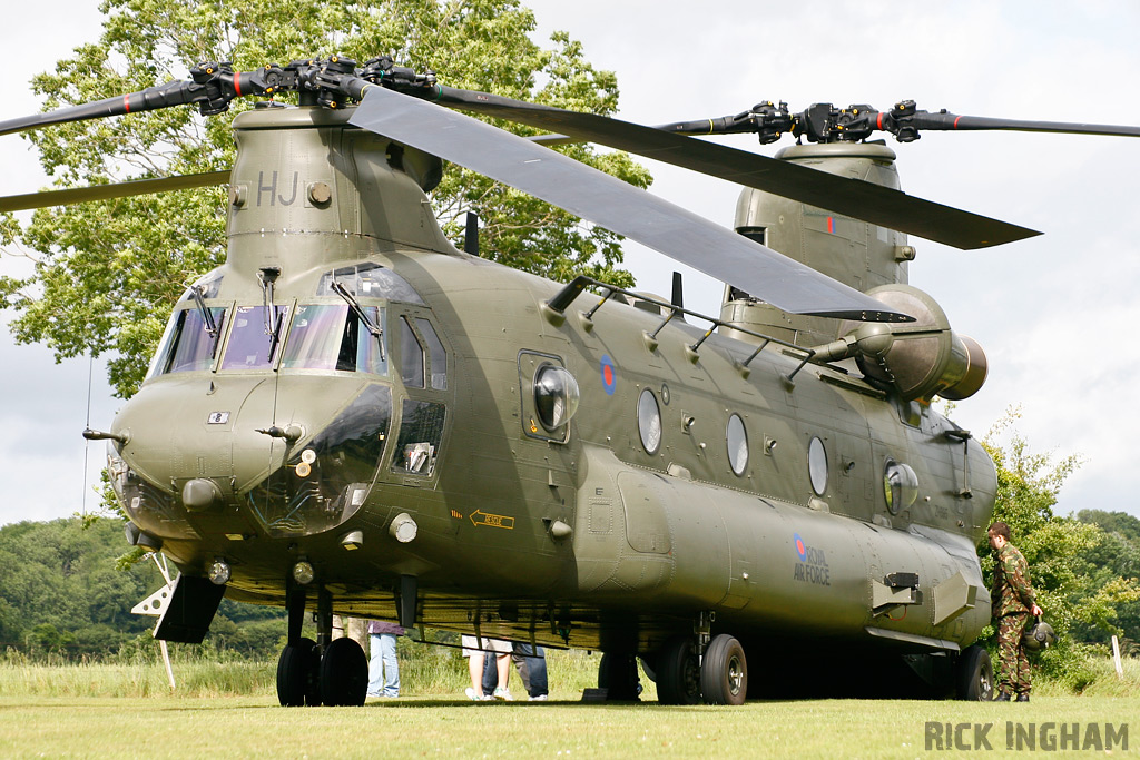 Boeing Chinook HC2A - ZH895/HJ - RAF